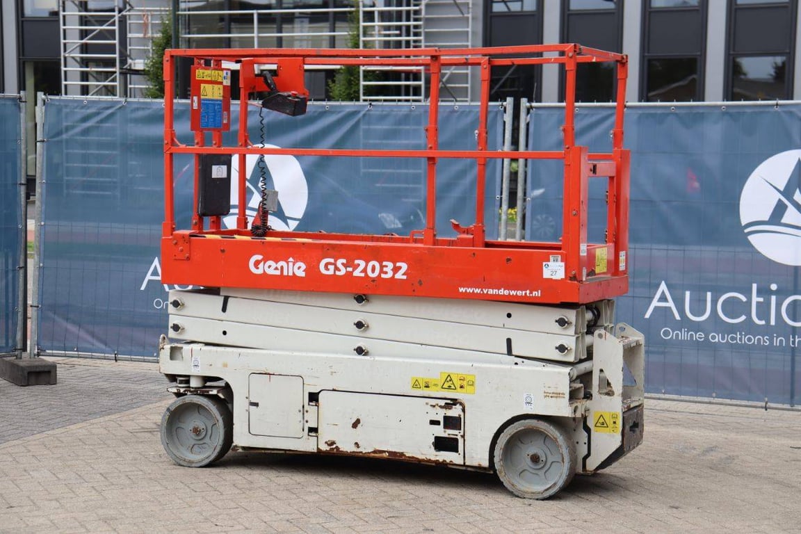 Scissor lift Genie GS-2032 Electric 8m 2013 2013 GS-2032 2013 1 Scissor Lifts image 3