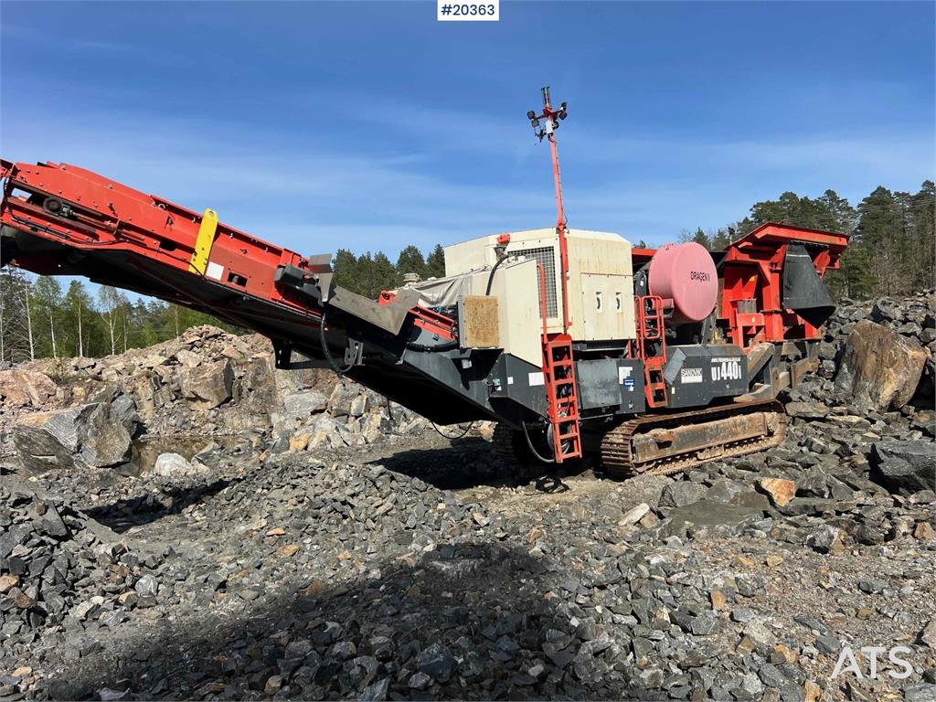 Sandvik UJ440i crusher w/ side conveyor and magnet 2016 20363 UJ440i crusher w/ side conveyor and magnet 2016 1 image 3