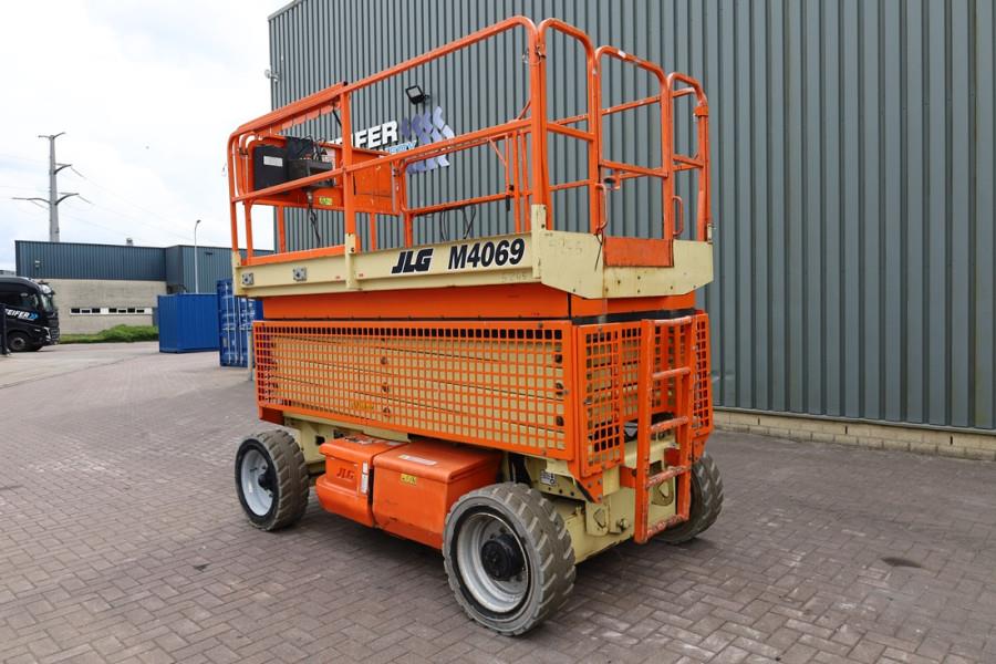JLG M4069 Hybrid, 14.2m Working Height, 360kg Capacity 2010 JLG - M4069 - 90075 M4069 Hybrid, 14.2m Working Height, 360kg ...