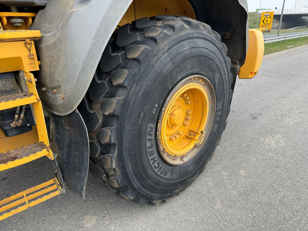 Volvo L110H 2014 00033300 L110H 2014 1 image 13