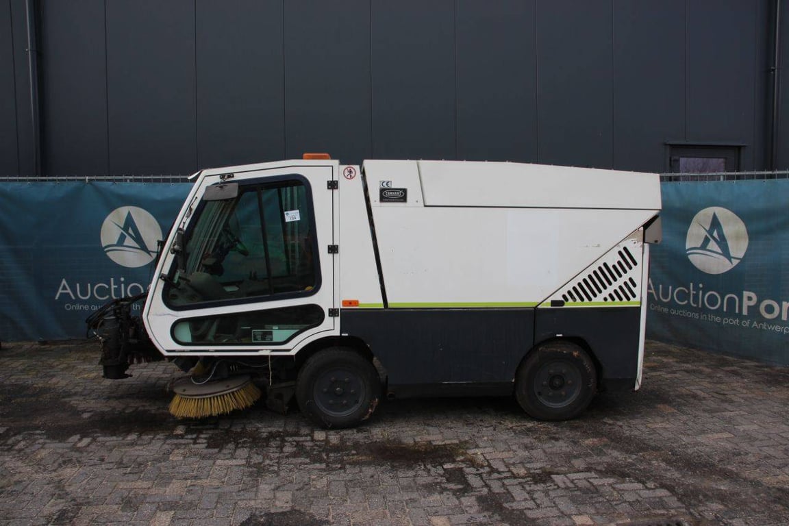 Tennant A60 Diesel Sweeper 2008 2008 A60 2008 1 image 2