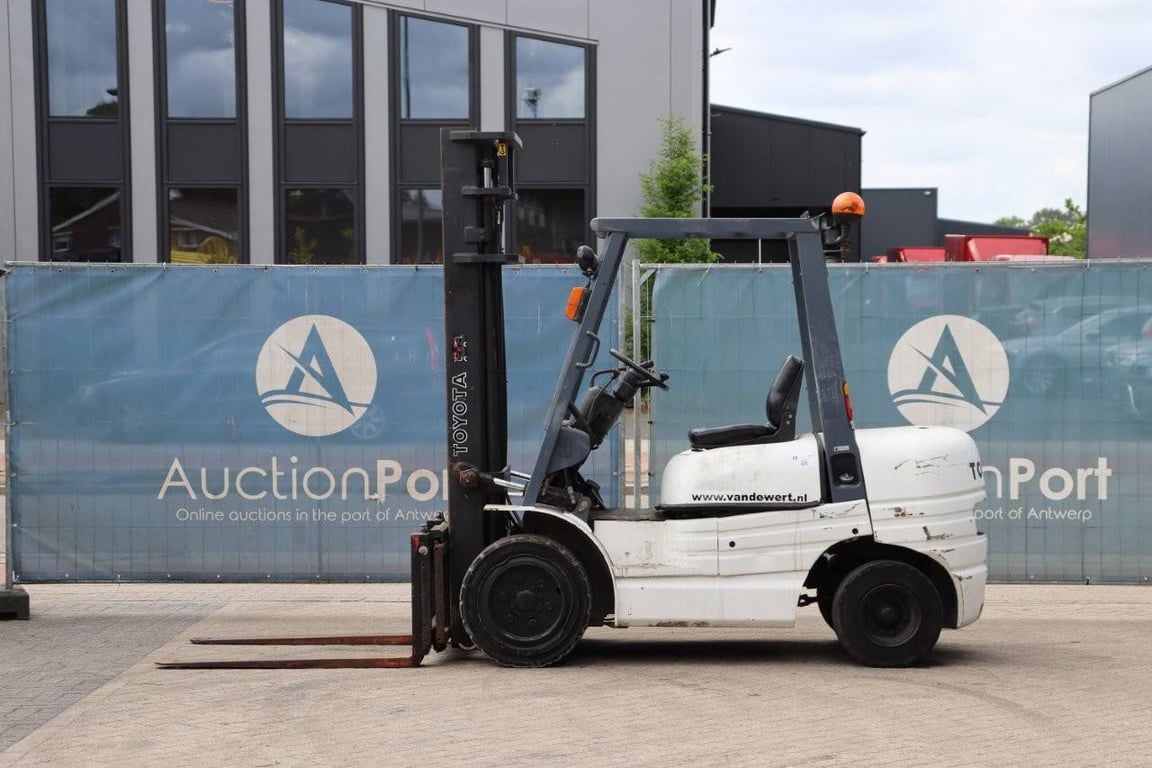 Forklift Toyota 62-6FDF30 Diesel 3000kg 4.0m 1997 1997 62-6FDF30 1997 1 Forklift image 2