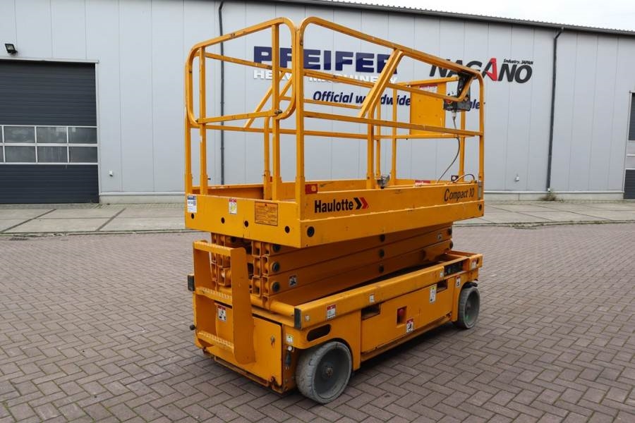 Haulotte Compact 10 Electric, 10m Working Height, 450kg Cap 2011 HAULOTTE - Compact 10 - 61856 Compact 10 Electric, 10m Wo...