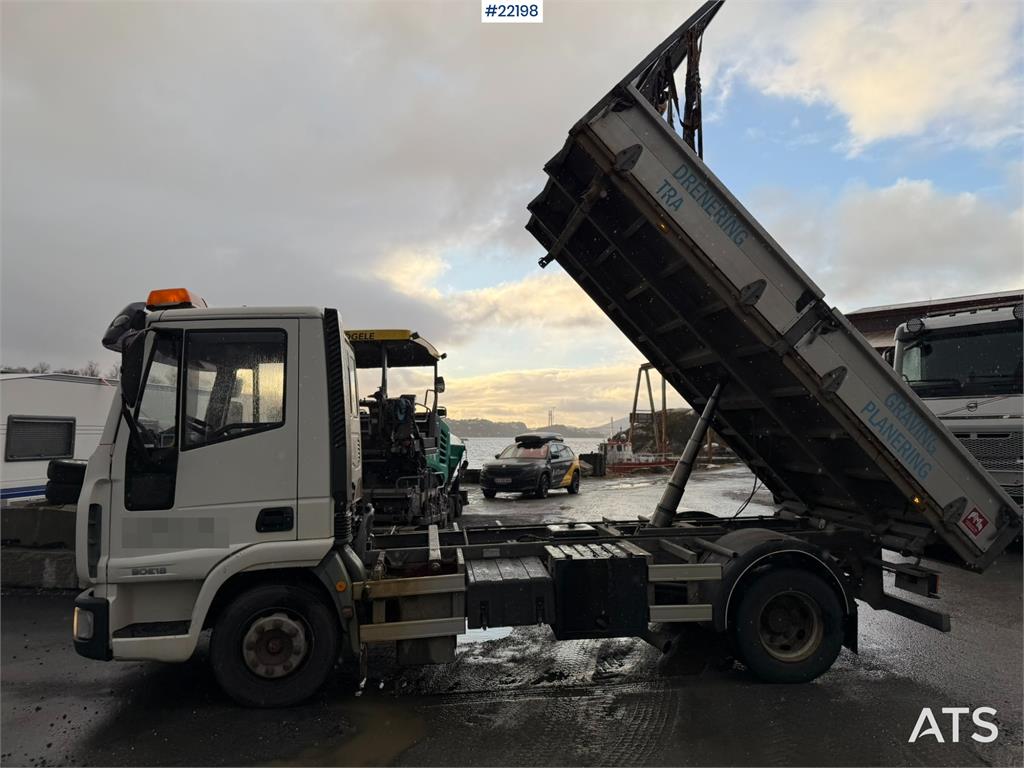 Iveco 90E18 4x2 tipping truck with 3-way tipping 2004 22198 90E18 4x2 tipping truck with 3-way tipping 2004 1 Tipper truck...