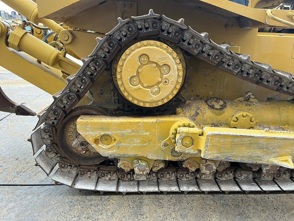 Caterpillar D8R - Single shank ripper 2001 70001437 D8R - Single shank ripper 2001 1 image 15