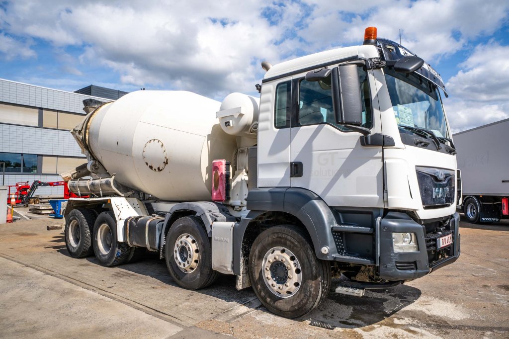 MAN TGS 32 360 BB+ LIEBHERR 9m3 2015 E64123 TGS 32 360 BB+ LIEBHERR 9m3 2015 1 image 2