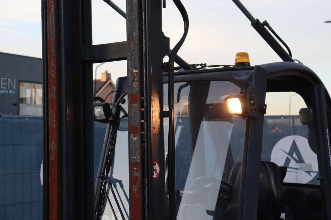 Forklift Linde H30D-02 Diesel 3000kg 2014 2014 H30D-02 2014 1 Forklift image 14