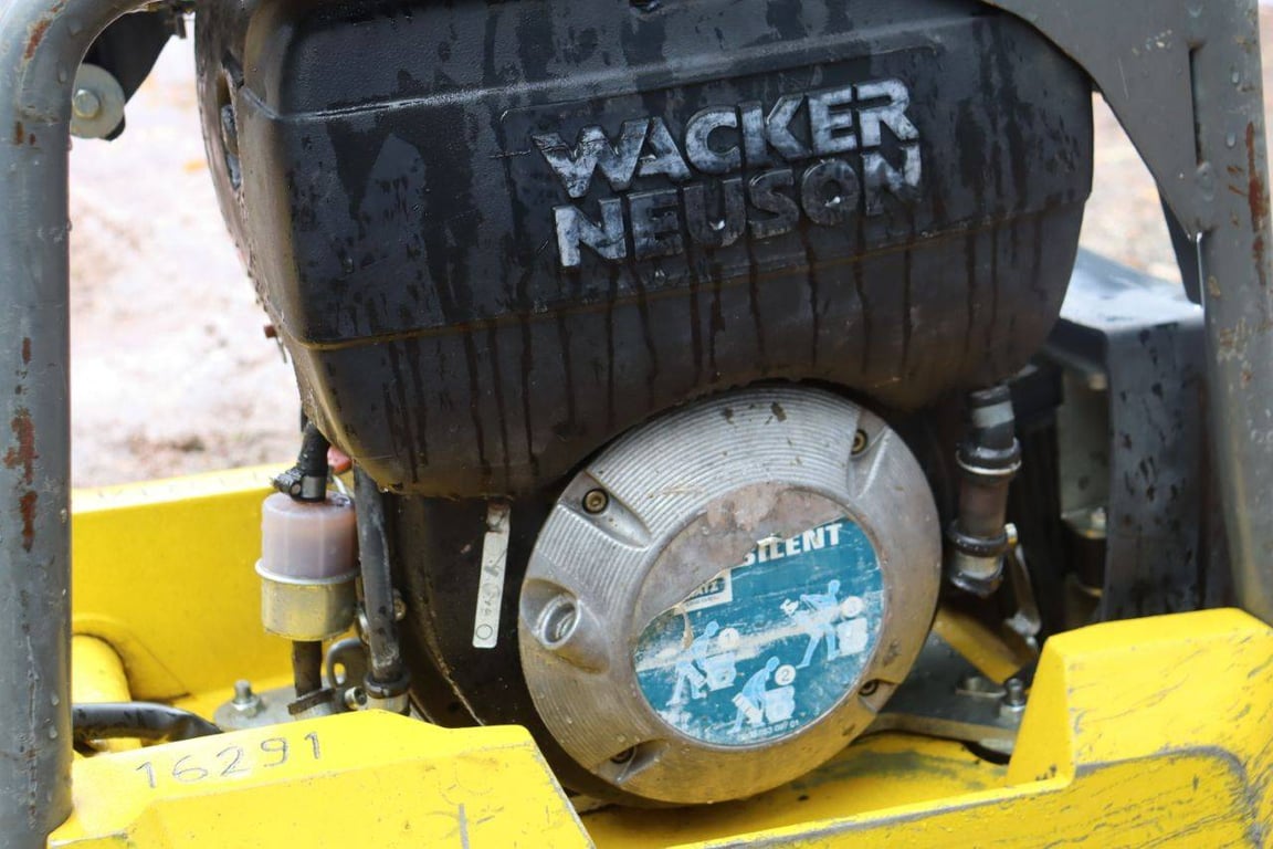 Vibrating plate Wacker Neuson DPU3050 Diesel 4.2kW 2016 2016 Neuson DPU3050 2016 1 image 14