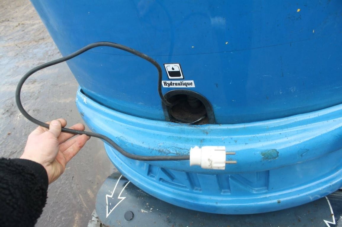 Mast lift ATN Piaf880R Electric 8.8m 2013 2013 ATN Piaf880R 2013 1 image 5