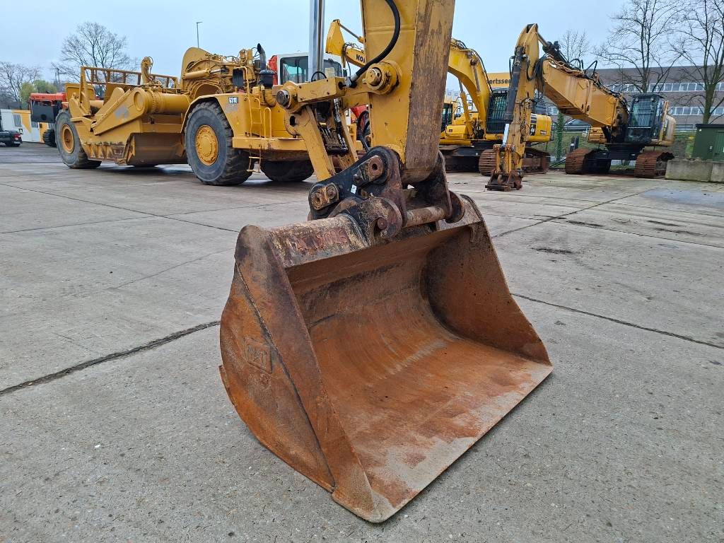 CAT 325FL CR (With Trimble 3D GPS) 2016 ATR-2173 325FL CR (With Trimble 3D GPS) 2016 1 Crawler Excavators image 15