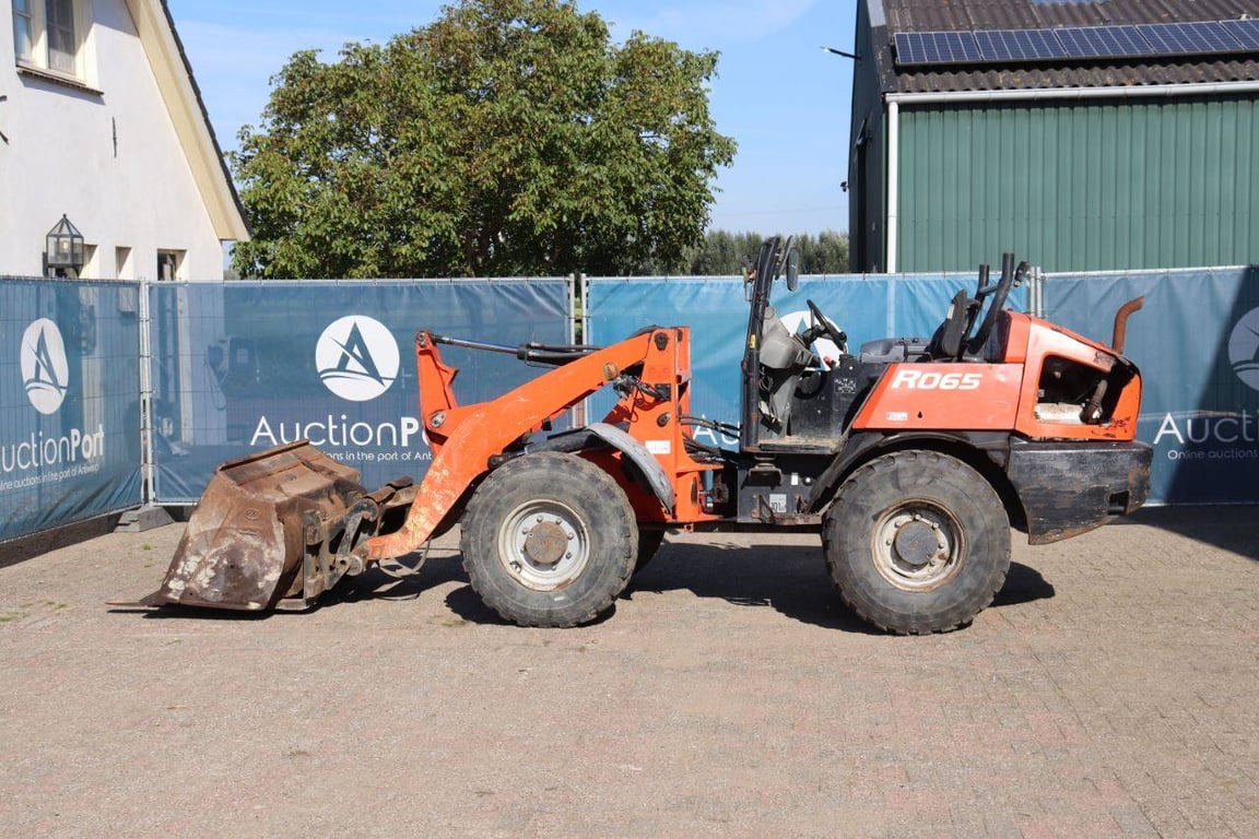 Wheel loader Kubota R065 Diesel 34kW 2016 2016 R065 2016 1 image 2