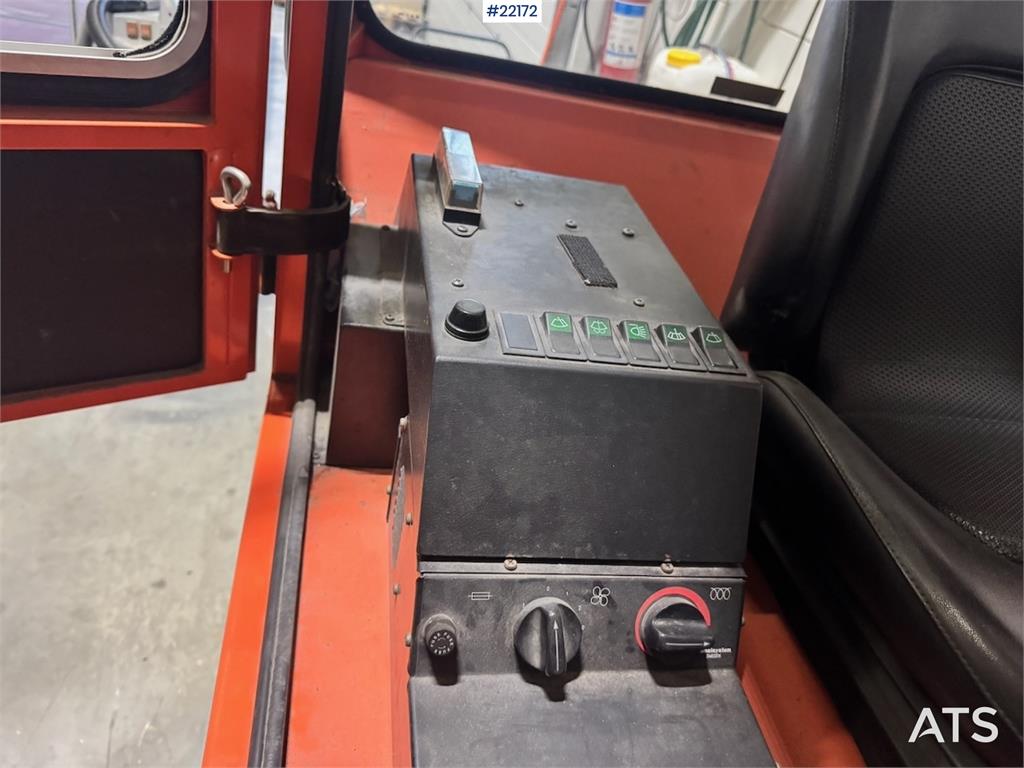 Toyota FBMF20 electric forklift with defective battery. 1997 22172 FBMF20 electric forklift with defective battery. 1997 1...