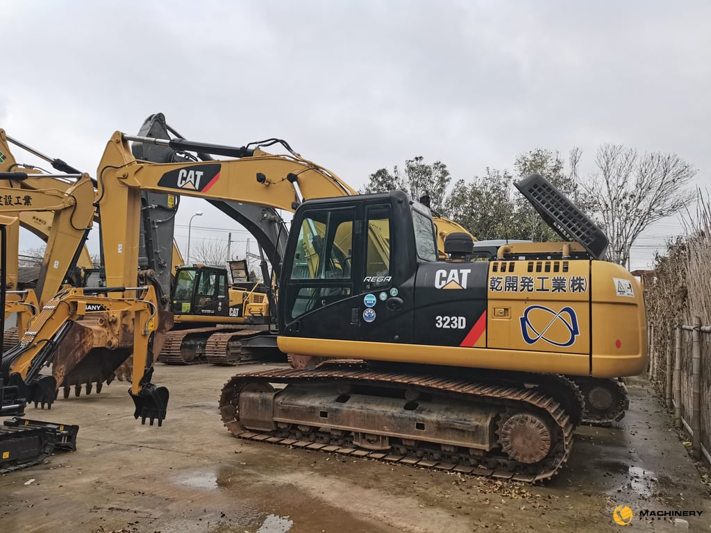 323D Caterpillar Used Crawler Excavator 23tons LOW PRICE 323D 2019 1 Crawler Excavators image 3