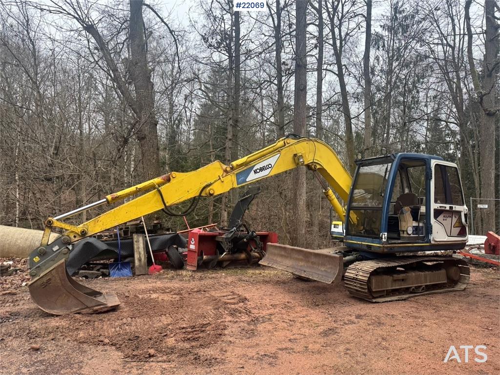 Kobelco SK60 crawler excavator with bucket 1991 22069 SK60 crawler excavator with bucket 1991 1 Crawler Excavators image 24