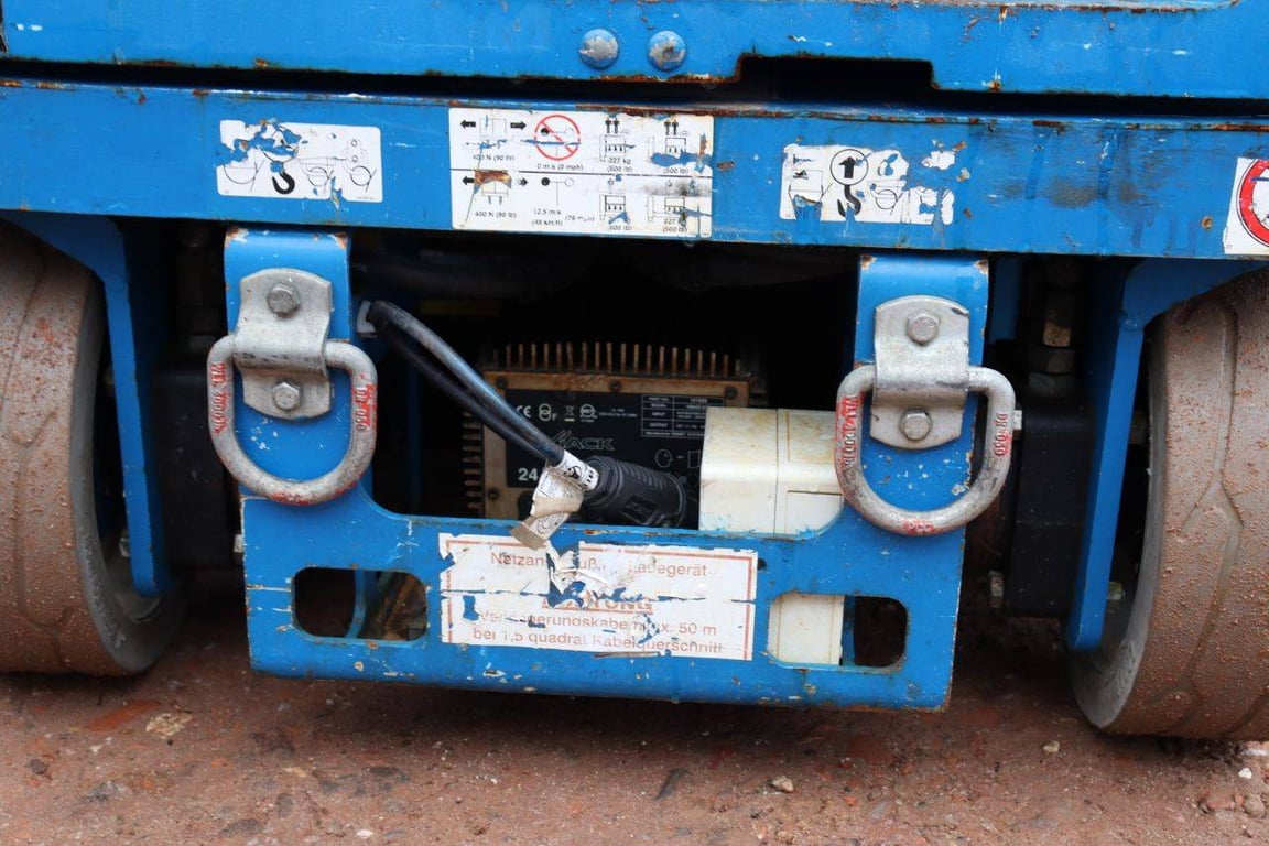 SkyJack SJ12 Electric Mast Lift 5.6m 2015 2015 SJ 12 2015 1 image 10