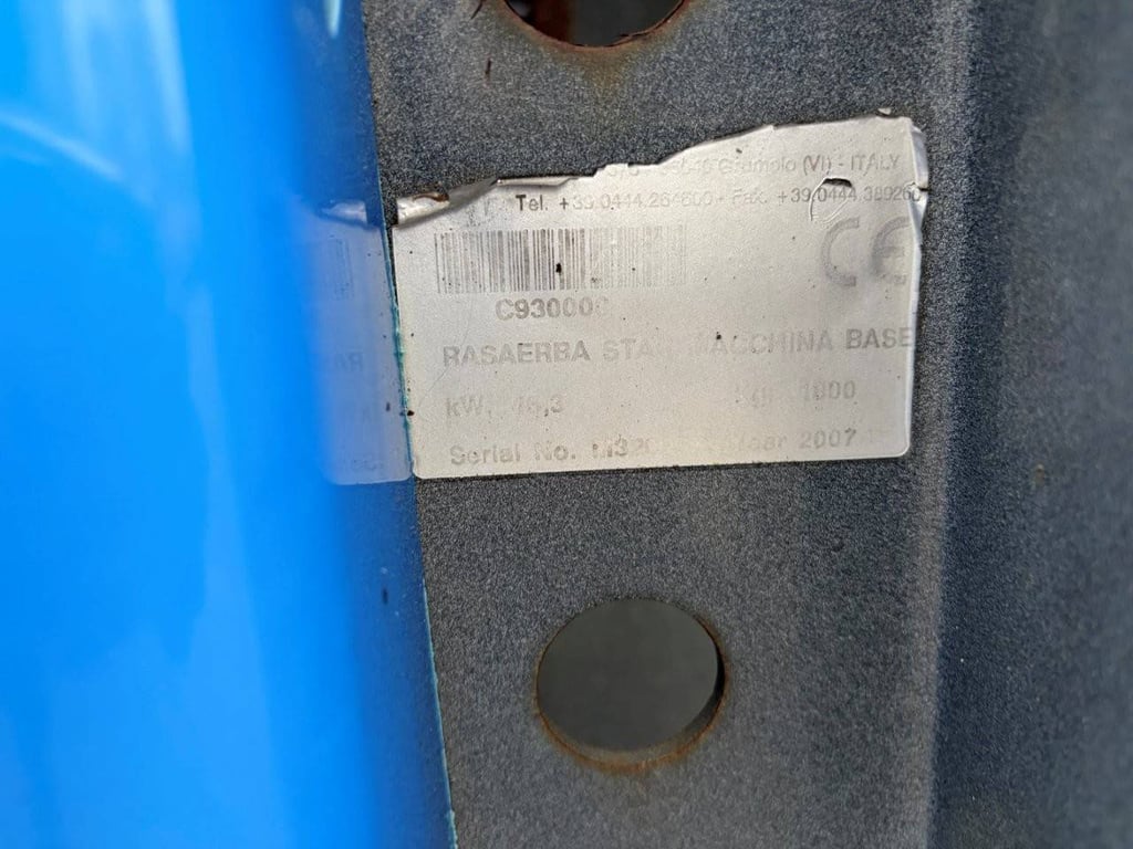 Vandy Diesel Riding Mower 2007 2007 Vandy 2007 1 image 11