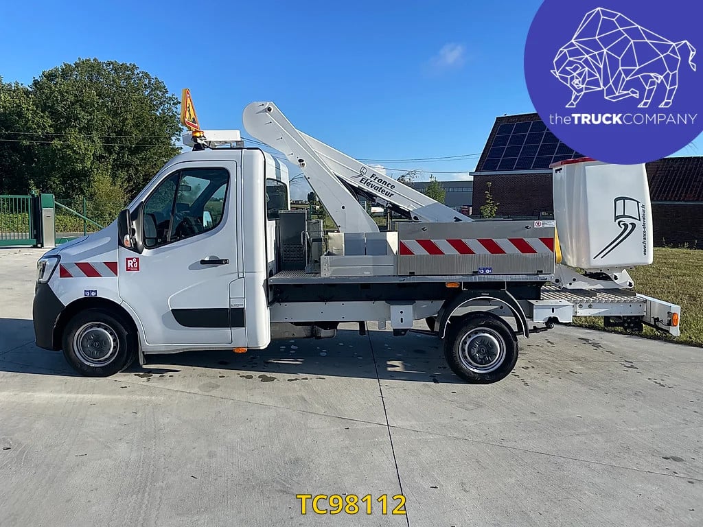 Renault Master Hoogtewerker 2023 TC98112 Renault Master Hoogtewerker 2023 1 image 2