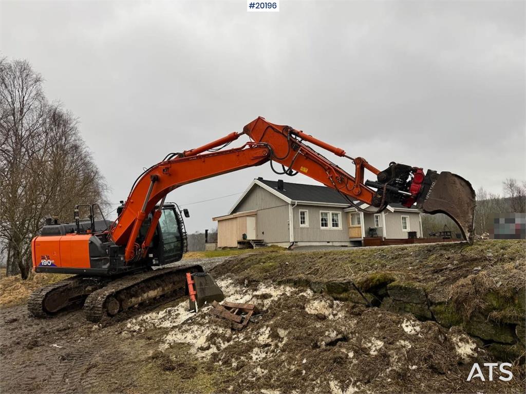 Hitachi ZX190LC-6 Tracked excavator w/ 2 buckets, tilt and 2019 20196 ZX190LC-6 Tracked excavator w/ 2 buckets, tilt and 2...