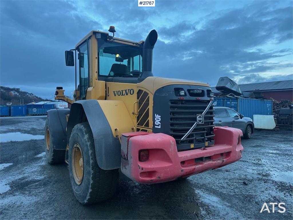 Volvo L90F wheel loader w/ Volvo gravel bucket. WATCH VI 2011 21767 L90F wheel loader w/ Volvo gravel bucket. WATCH VI 201...