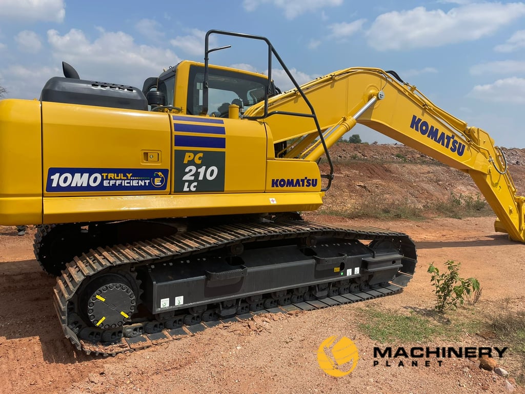 Komatsu PC 210 PC210 2024 2 Crawler Excavators image 7