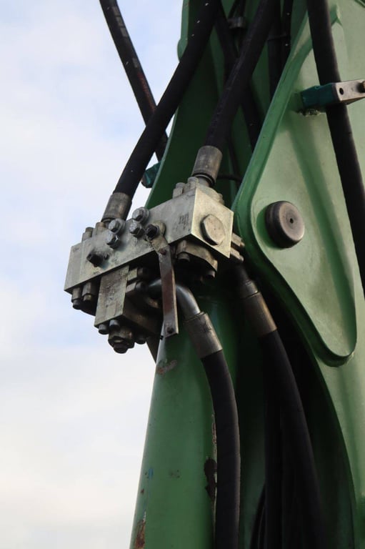 Liebherr Diesel Wheel Excavator with Outriggers 1 Wheel Loaders image 13