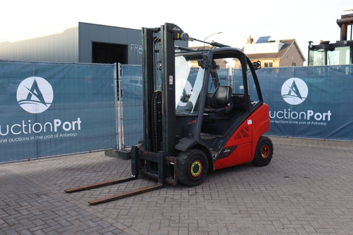 Forklift Linde H25D-02 Diesel 2500kg 2014 2014 H25D-02 2014 1 Forklift image 9