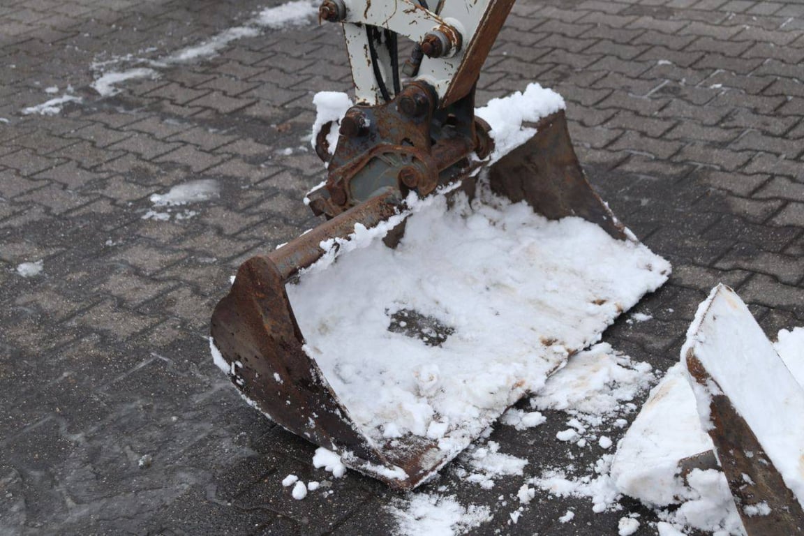 Mini excavator Takeuchi TB219 Diesel 12kW 2013 2013 TB219 2013 1 image 11