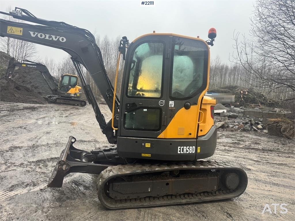 Volvo ECR58D with rototilt and 2 buckets. 3,100 hours. 2017 22111 ECR58D with rototilt and 2 buckets. 3,100 hours. 2017 1 ...
