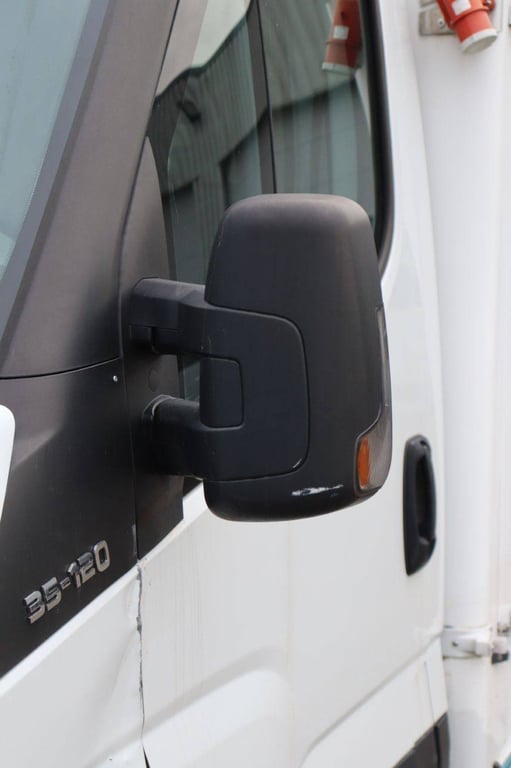Iveco Daily 35S12 Diesel Box Truck 2016 2016 Daily 35S12 2016 1 image 12