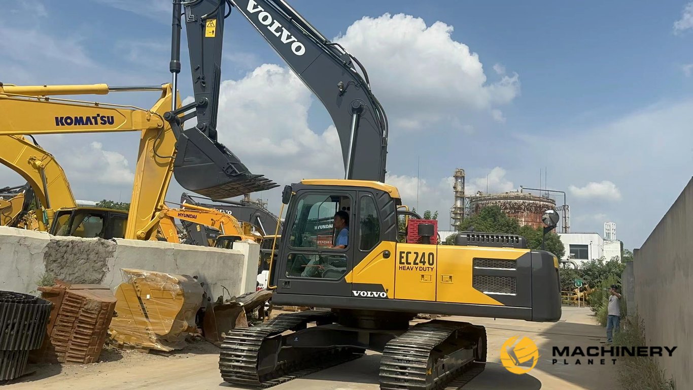 VOLVO EC240BLC 24TONS CRAWLER EXCAVATOR GOOD PRICE EC240BLC 2018 1 Crawler Excavators image 3