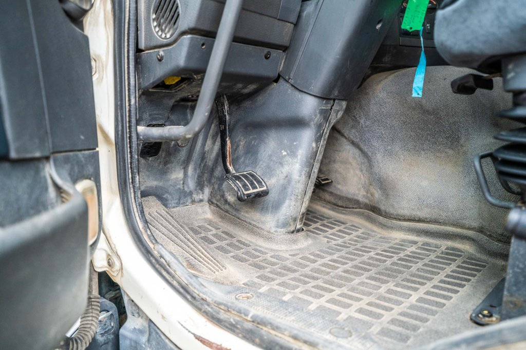 VOLVO FMX 420 -8x4 (+MIXER) 2011 E64137 FMX 420 -8x4 (+MIXER) 2011 1 image 12