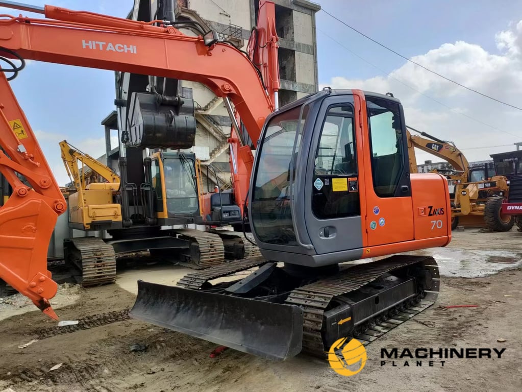 Hitachi ZX70 Mini Crawler Excavator 7 TONS GOOD CONDITION ZX70 2019 1 Crawler Excavators image 3