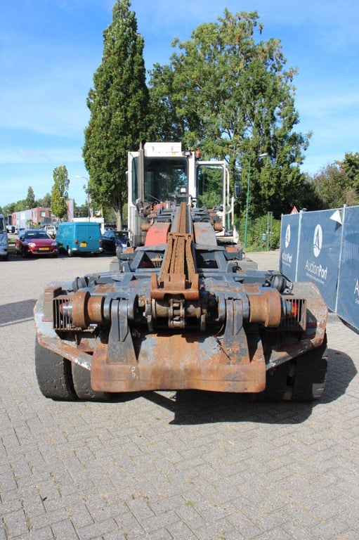 Terminal Tractor Terberg YT222 Diesel 222hp 2008 2008 Terberg YT222 2008 1 image 4