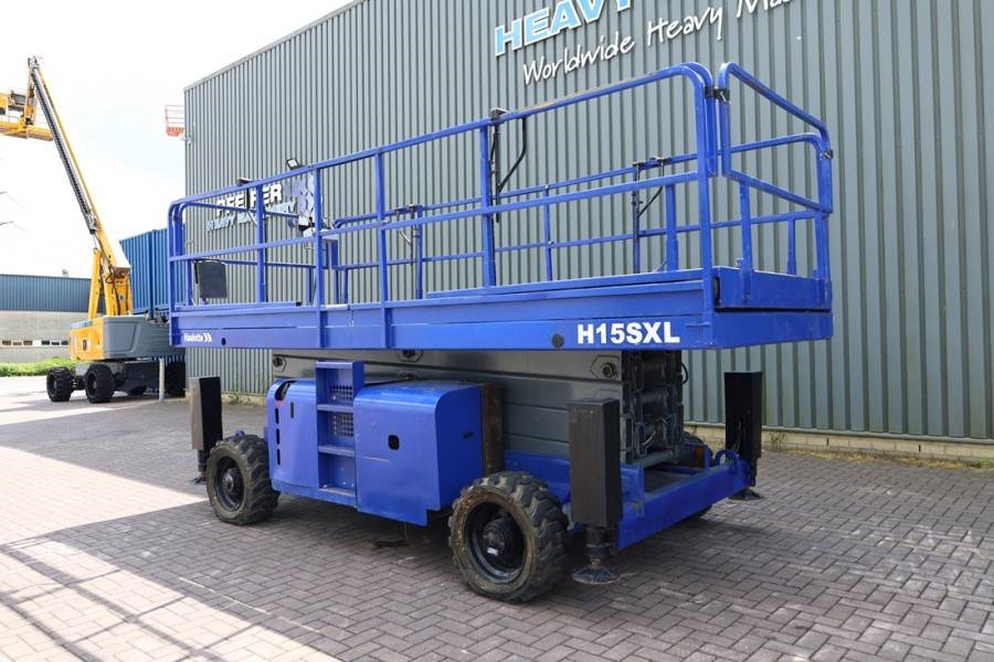 Haulotte H15SXL Diesel, 4x4 Drive, 15m Working Height, 500k 2007 HAULOTTE - H15SXL - 90093 H15SXL Diesel, 4x4 Drive, 15m W...