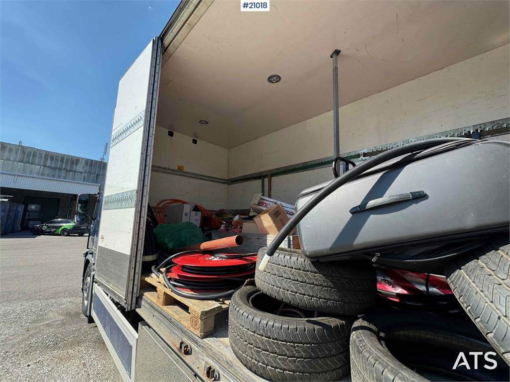 Volvo FM 370 box truck with full side opening! 2012 21018 FM 370 box truck with full side opening! 2012 1 image 13
