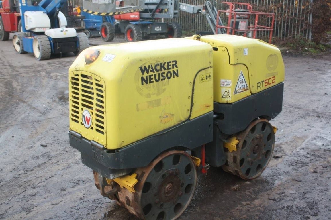 Vibratory roller Wacker Neusen Roller RT Diesel 14kW 2014 2014 Neuson Roller RT 2014 1 image 4