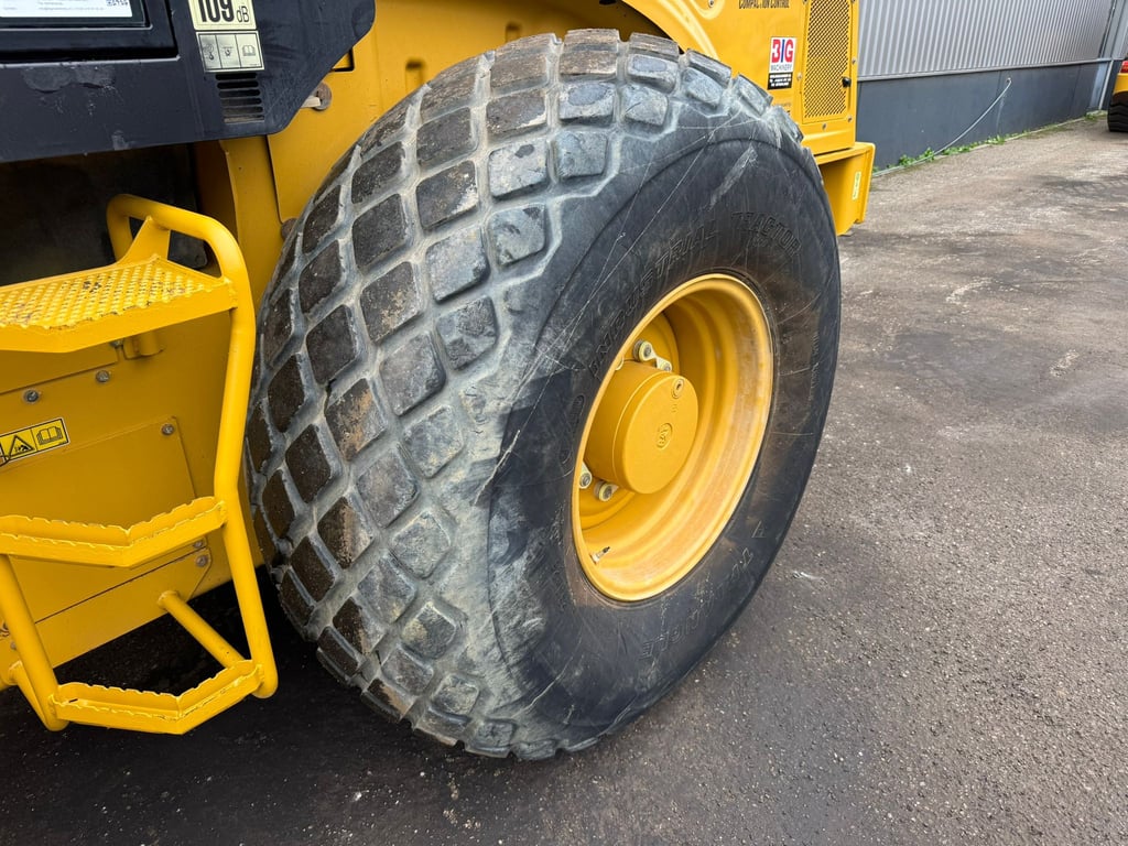 Caterpillar CS66B 2019 00033744 CS66B 2019 1 image 14