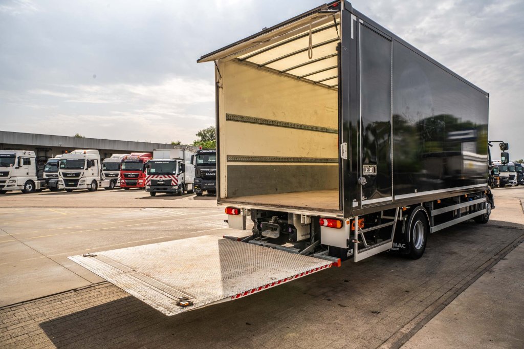RENAULT D 16 250- 36000 KM +DHOLLANDIA 2T. 2021 E63892 Renault D 16 250- 36000 KM +DHOLLANDIA 2T. 2021 1 image 6