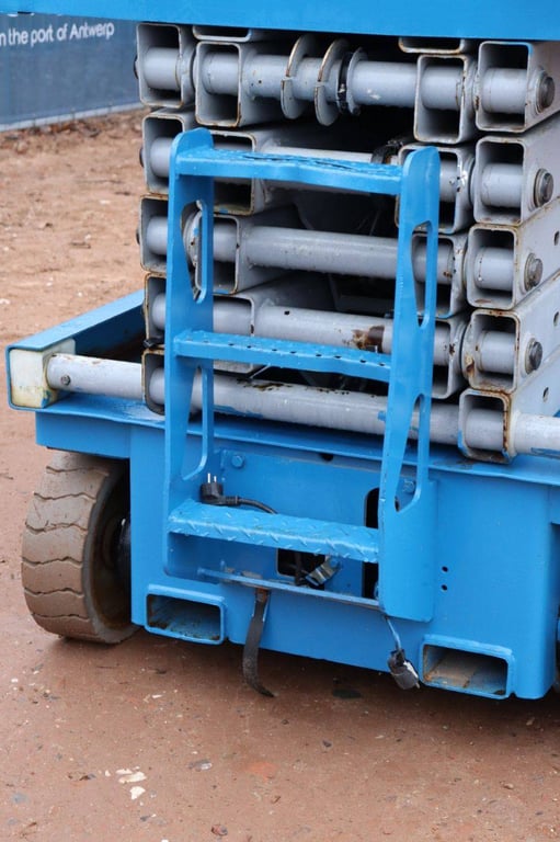 Scissor lift Genie GS-3246 Electric 11.8m 2002 2002 GS-3246 2002 1 Scissor Lifts image 10