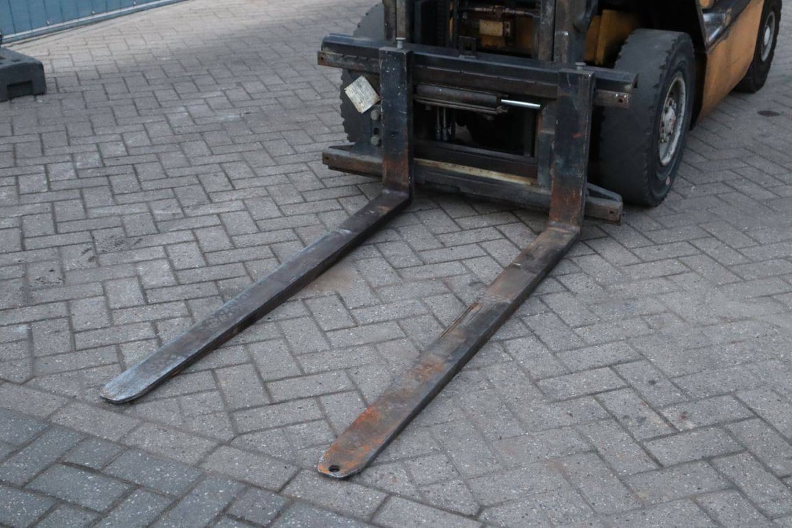 Forklift Yale GDP25TF Diesel 2340kg 1998 1998 GDP25TF 1998 1 Forklift image 10