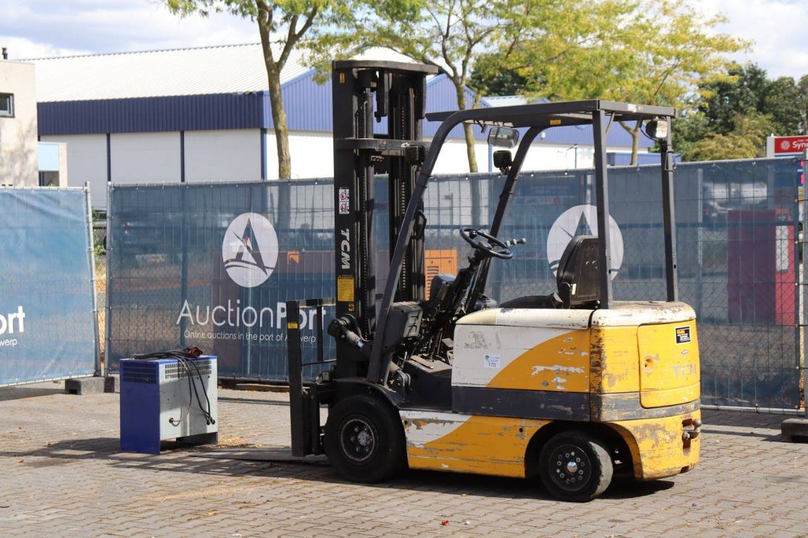 Forklift TCM FB25-6 Electric 2500kg 4.1m 2000 2000 FB25-6 2000 1 Forklift image 4