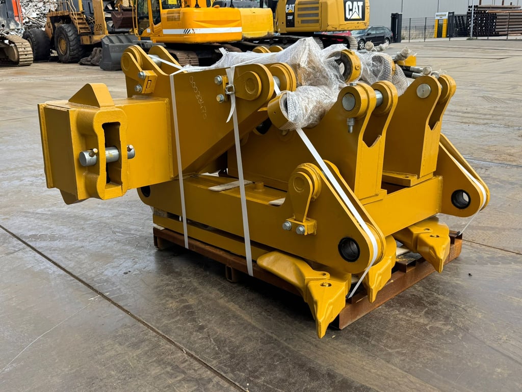 Caterpillar D8T D8R D8N Multishank Ripper (forged shanks) 2026 00033774 D8T D8R D8N Multishank Ripper (forged shanks) 2026...