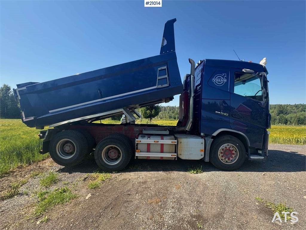 Volvo FH 540 6x4 tipper truck. Recently painted. 2017 21014 FH 540 6x4 tipper truck. Recently painted. 2017 1 Tipper truck...