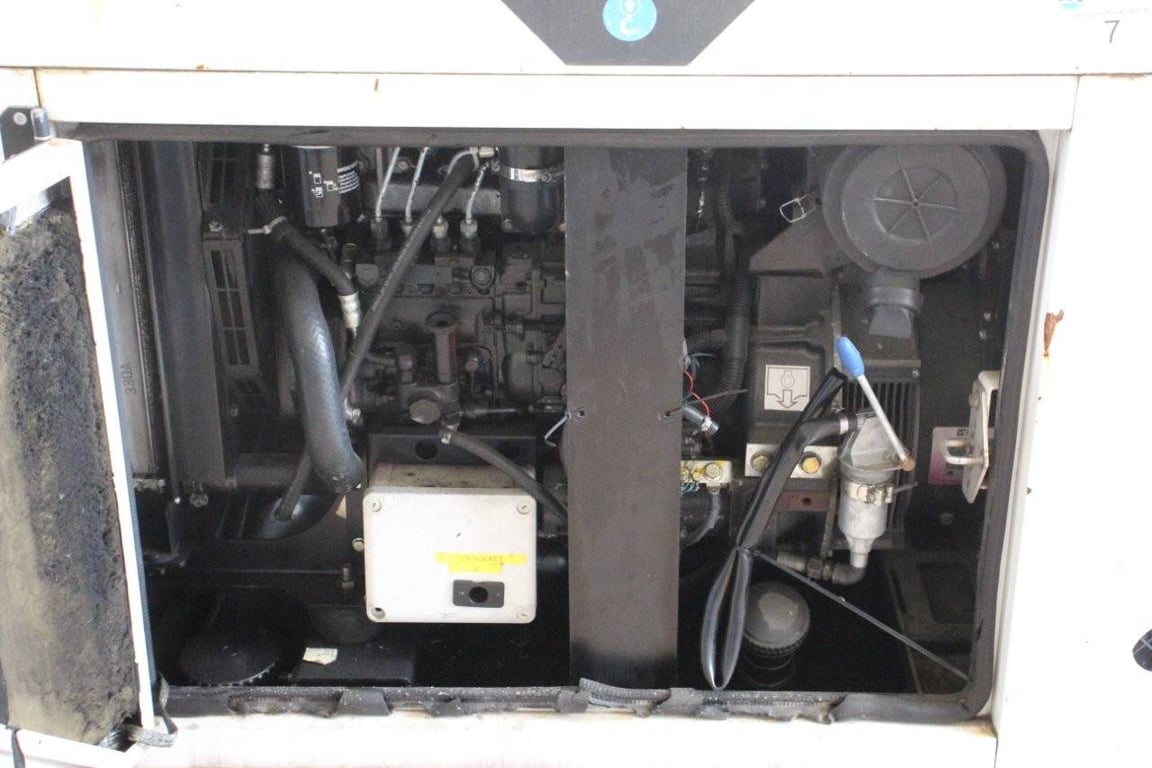 Generator SDMO R22C3 Diesel 2011 2011 SDMO R22C3 2011 1 Generators image 14