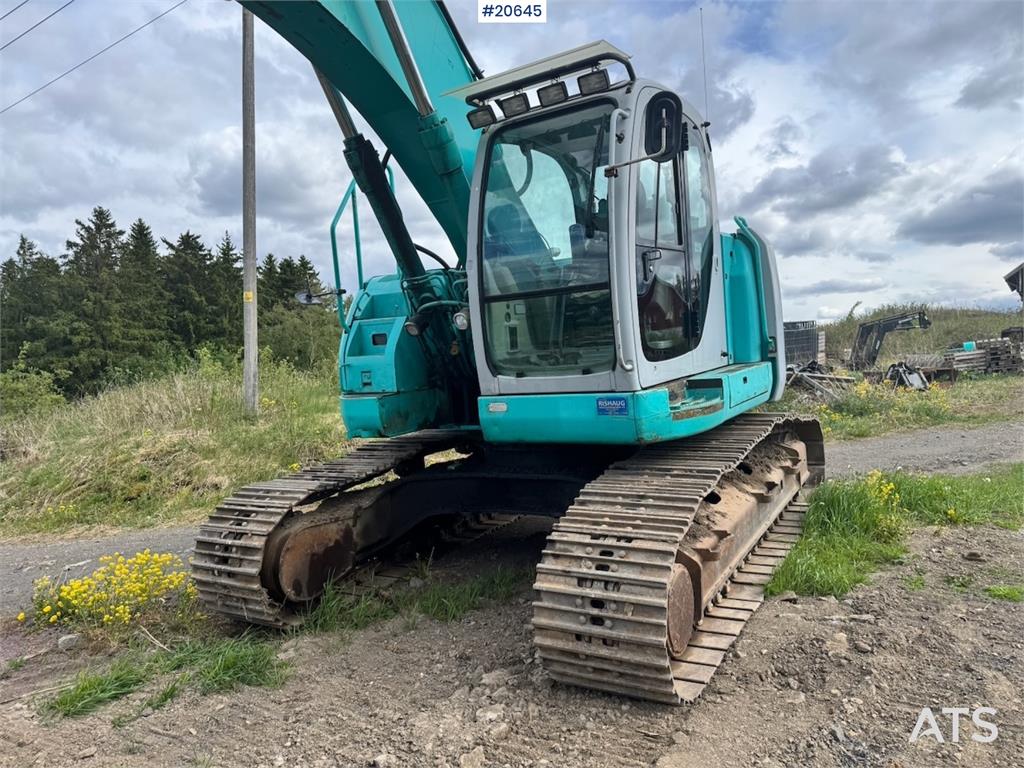 Kobelco SK235SR Tracked excavator w/ Rototilt and bucket. 2000 20645 SK235SR Tracked excavator w/ Rototilt and bucket. 200...