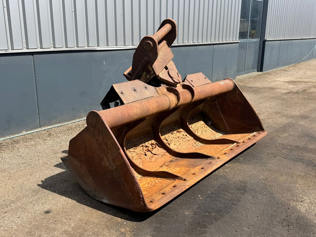 Lehnhoff Tilting Bucket ngt4-2400 Lehnhoff MS25 70001823 Lehnhoff Tilting Bucket ngt4-2400 Lehnhoff MS25 1 image 8