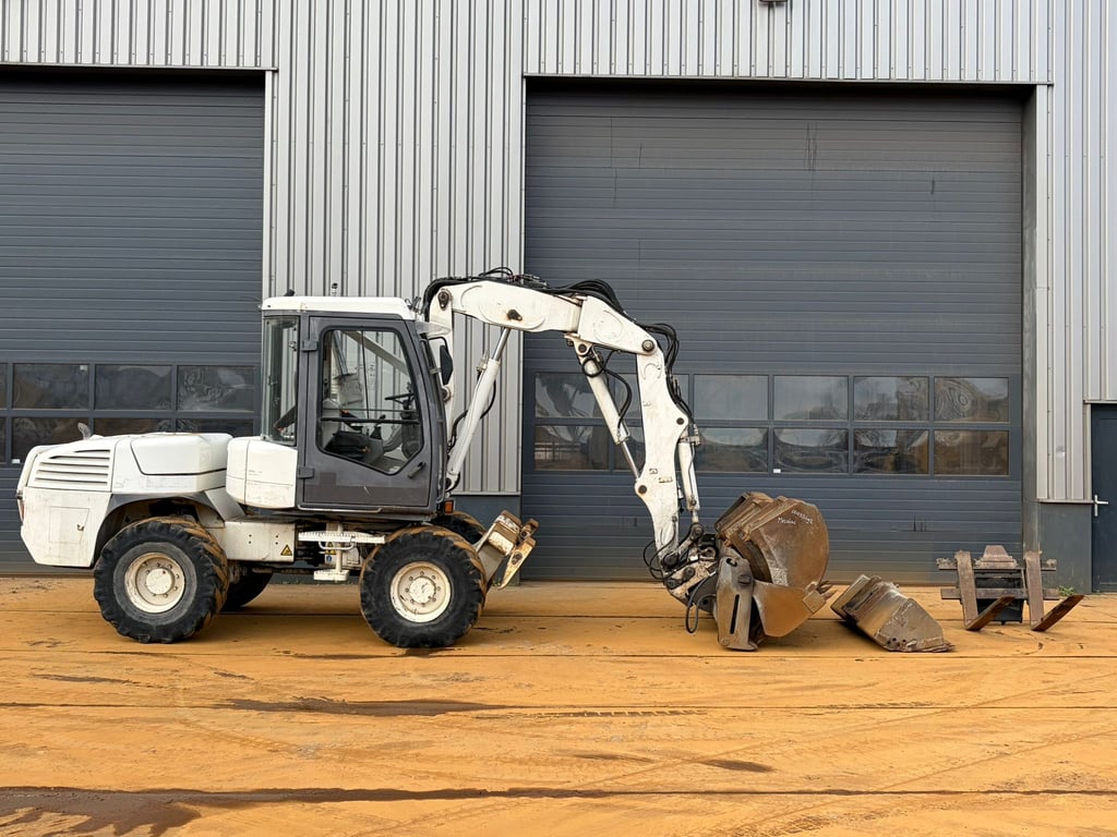 Mecalac 12MTX incl. 5 x bucket 2013 00033692 Mecalac 12MTX incl. 5 x bucket 2013 1 image 8