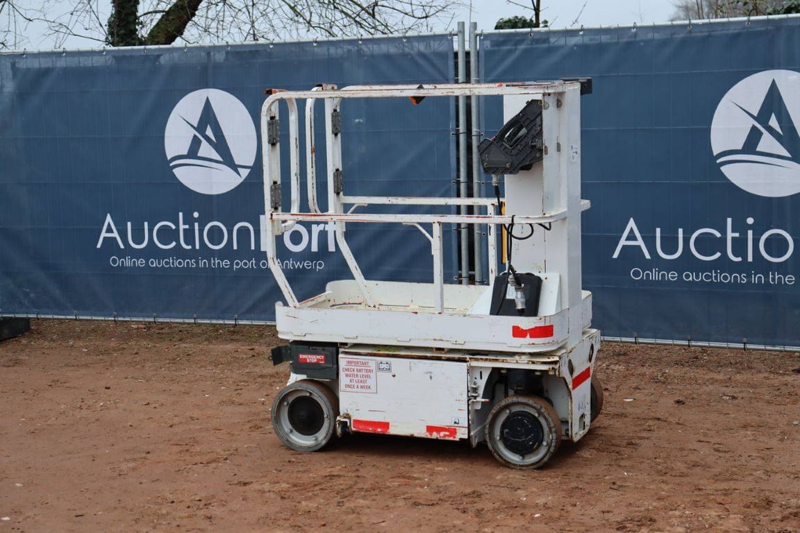 JLG 1230ES Electric Mast Lift 5.66m 2014 2014 1230ES 2014 1 image 3