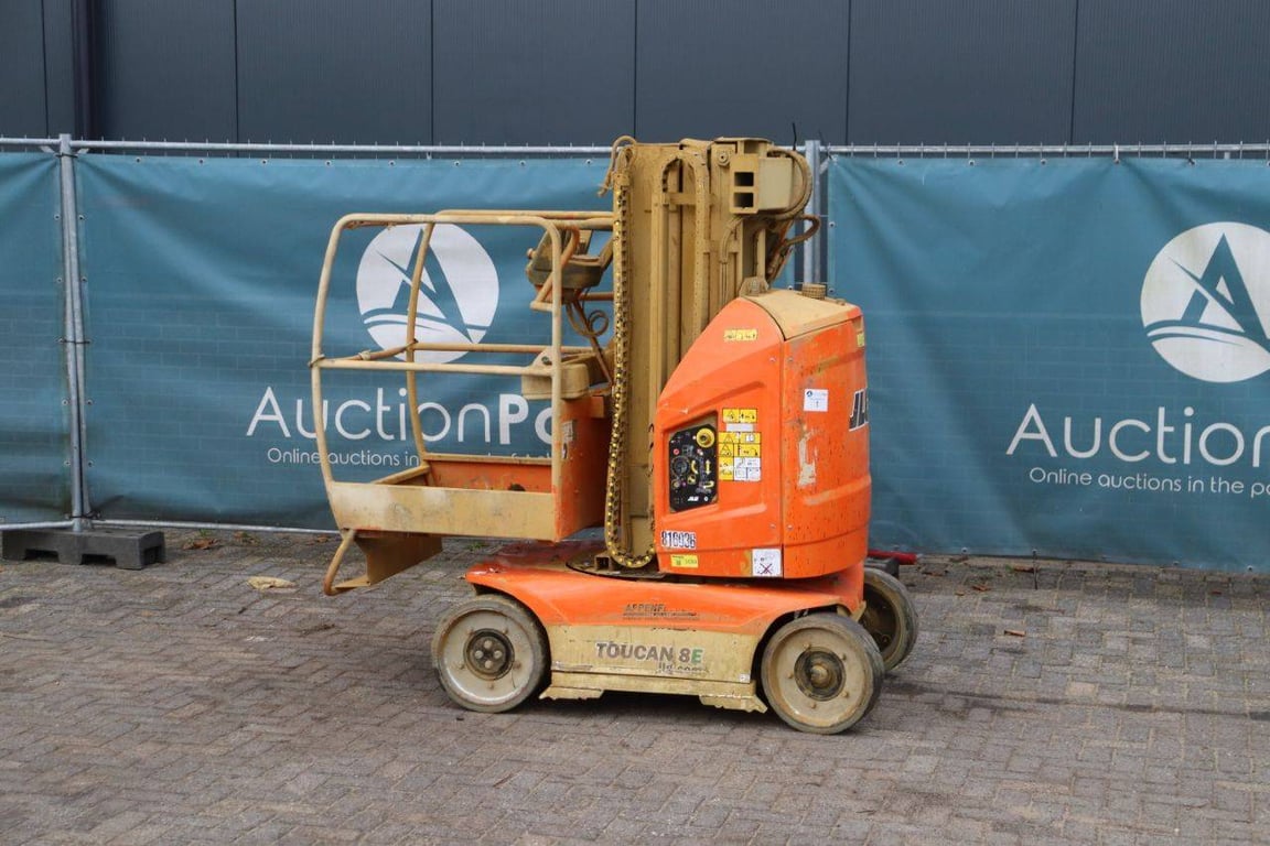 JLG Toucan 8E Electric Mast Lift 8.15m 2015 2015 Toucan 8E 2015 1 image 2