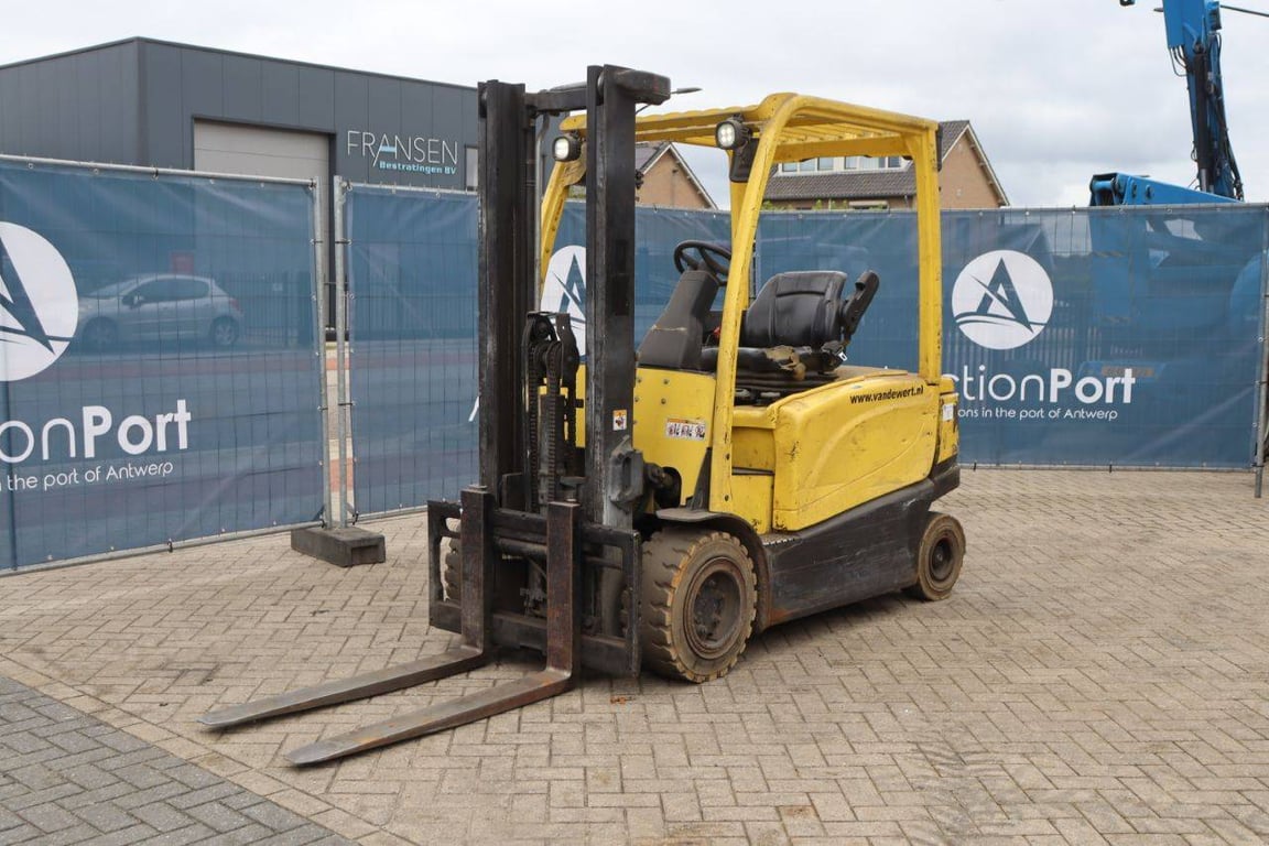 Hyster J3.0XN Electric Forklift 2330kg 3.2m 2011 2011 J3.0XN 2011 1 Forklift image 9